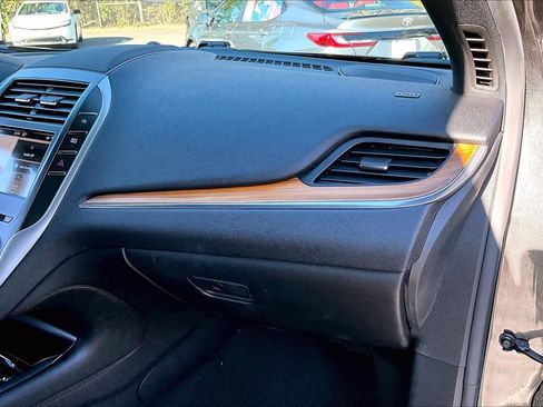 Used 2019 Lincoln MKC Reserve w/ MKC Climate Package image 18