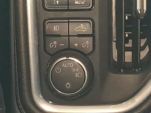 Used 2021 Chevrolet Silverado 1500 LT AWD/4WD image 30