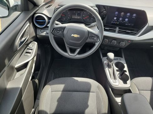 Certified 2024 Chevrolet Trax LS w/ LS Convenience Package FWD image 12