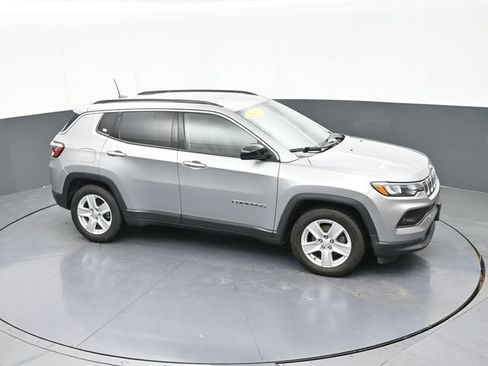 Used 2022 Jeep Compass Latitude FWD image 60