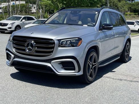 Used 2024 Mercedes-Benz GLS 450 4MATIC image 1