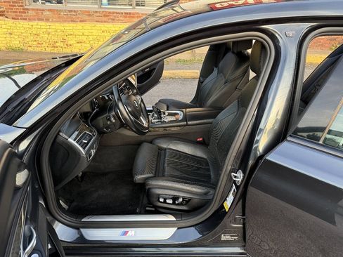 Used 2018 BMW 740i RWD image 10