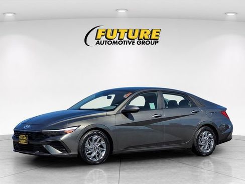 Used 2024 Hyundai Elantra SEL image 5