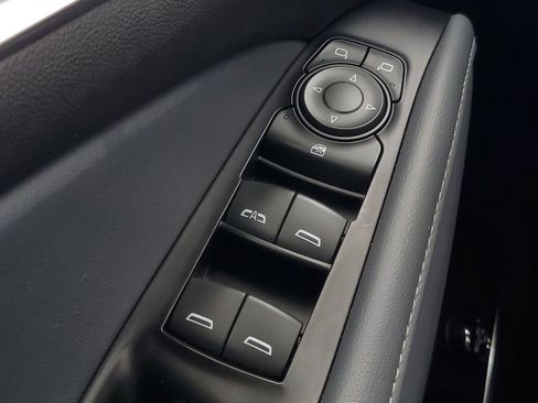 Used 2024 Buick Enclave Essence w/ Technology Package FWD image 18
