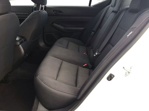 Used 2024 Nissan Altima 2.5 SV FWD image 10