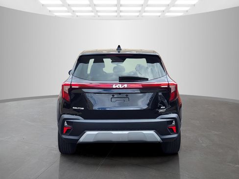 Used 2024 Kia Seltos LX AWD/4WD image 6