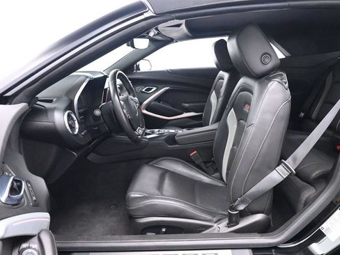 Used 2019 Chevrolet Camaro SS RWD image 11