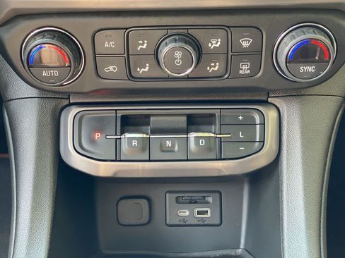 Used 2021 GMC Acadia AT4 w/ Technology Package AWD/4WD image 26