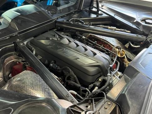 Used 2022 Chevrolet Corvette Stingray Premium Cpe w/ Z51 Performance Package RWD image 17