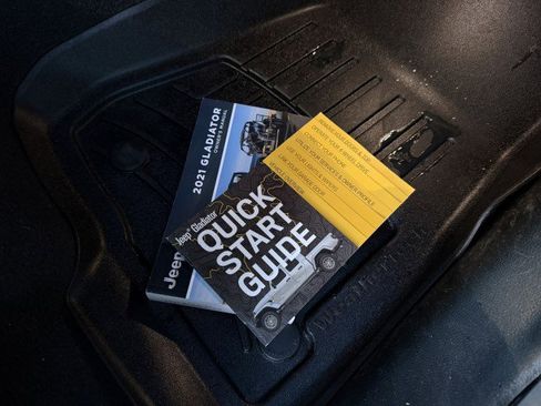 Used 2021 Jeep Gladiator Willys image 21