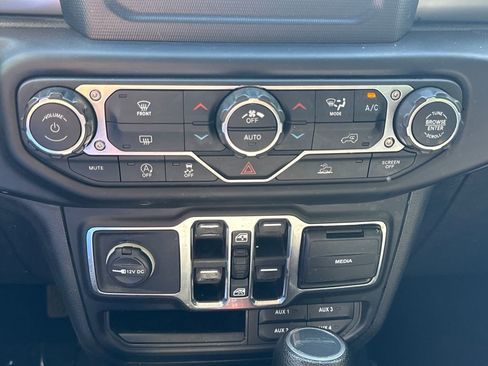 Used 2021 Jeep Gladiator Sport AWD/4WD image 24