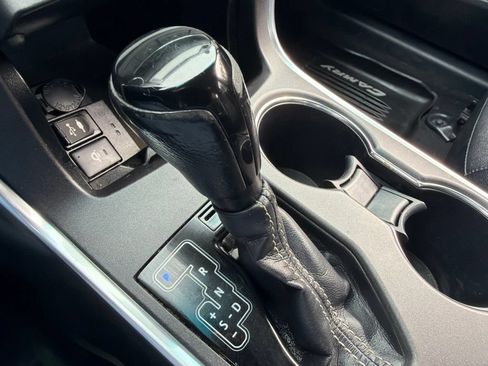 Used 2016 Toyota Camry XLE w/ Moonroof Package FWD image 25