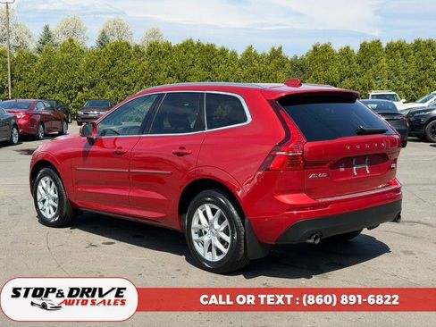 Used 2018 Volvo XC60 T5 Momentum w/ Advanced Package image 3