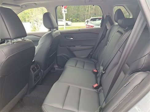 Used 2023 Nissan Rogue SL w/ SL Premium Package image 10