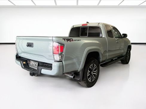 Used 2022 Toyota Tacoma TRD Sport w/ TRD Premium Sport Package RWD image 4