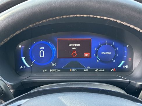 Used 2022 Ford Escape Titanium w/ Titanium Elite Package AWD/4WD image 23