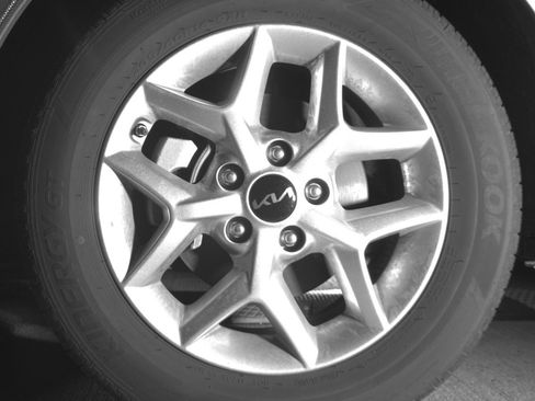 Used 2025 Kia Soul LX w/ LX Technology Package image 12