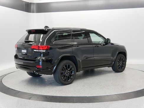 Certified 2022 Jeep Grand Cherokee Laredo X image 45