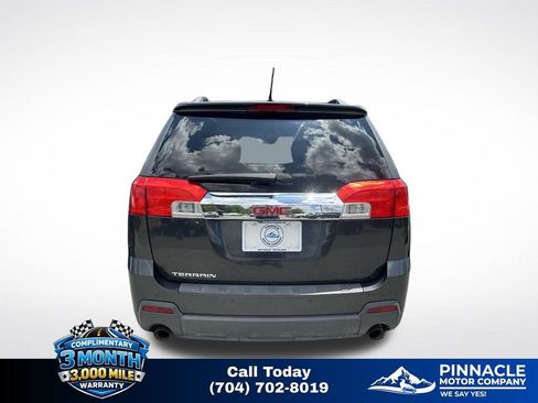 Used 2014 GMC Terrain SLT w/ Chrome Appearance Package FWD image 8