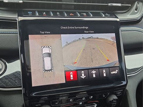 Used 2022 Jeep Grand Cherokee Trailhawk w/ Advanced Protech Group II image 28