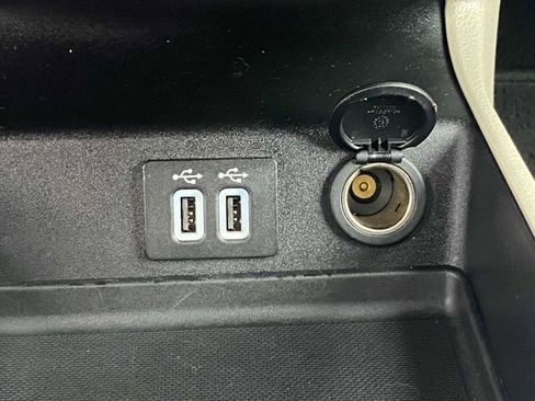 Used 2020 Ford Fusion SEL image 32