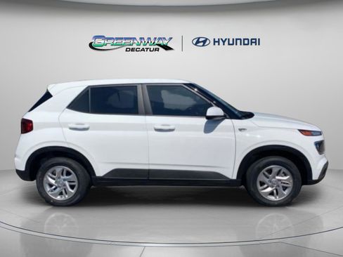 New 2026 Hyundai Venue SE FWD image 8