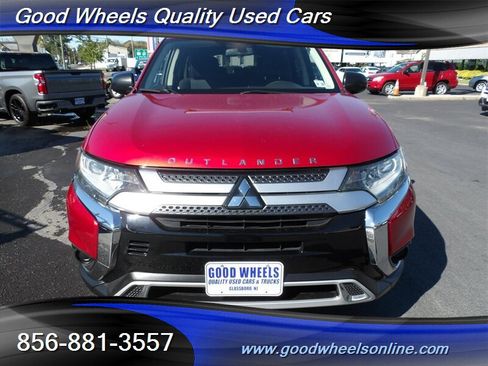 Used 2020 Mitsubishi Outlander ES image 2