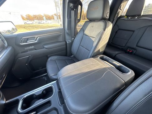 Used 2024 Chevrolet Silverado 1500 High Country w/ Technology Package image 21