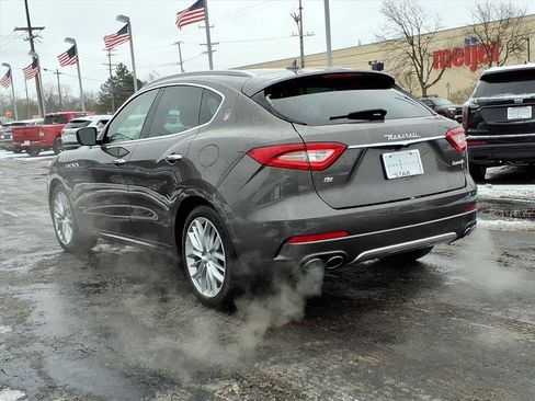 Used 2019 Maserati Levante GranLusso image 5