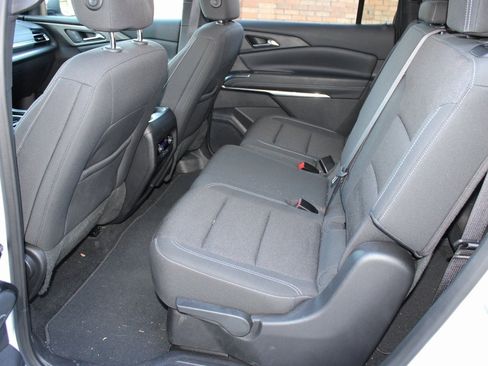 Used 2024 Chevrolet Traverse LS image 5