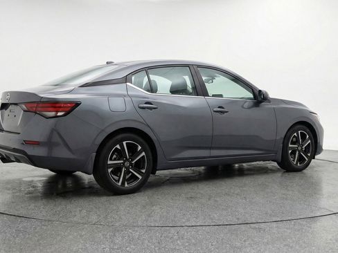 Used 2025 Nissan Sentra SV FWD image 9