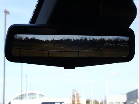 Used 2020 Cadillac Escalade Premium Luxury w/ Escalade Sport Edition image 38