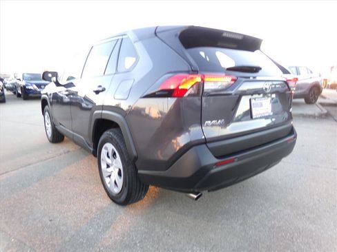 Used 2025 Toyota RAV4 LE image 8