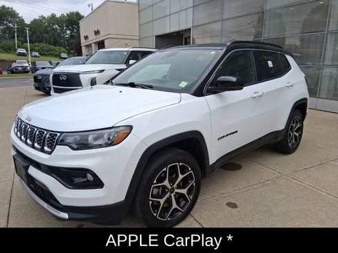 Used 2025 Jeep Compass Limited w/ Sun & Sound Group AWD/4WD image 9