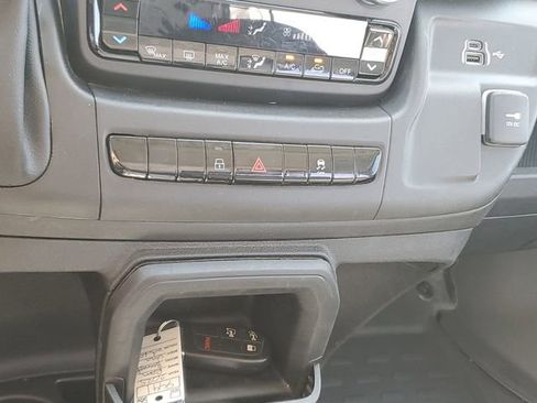 Used 2025 RAM ProMaster 2500 w/ Convenience Group FWD image 20