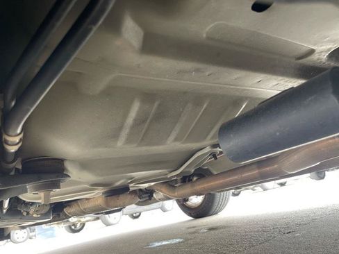 Used 2003 Lincoln Town Car Executive RWD image 56