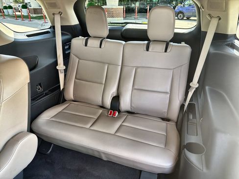 Certified 2023 Ford Explorer Limited w/ Limited Technology Package RWD image 24