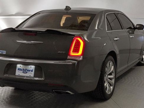 Used 2018 Chrysler 300 Limited image 3