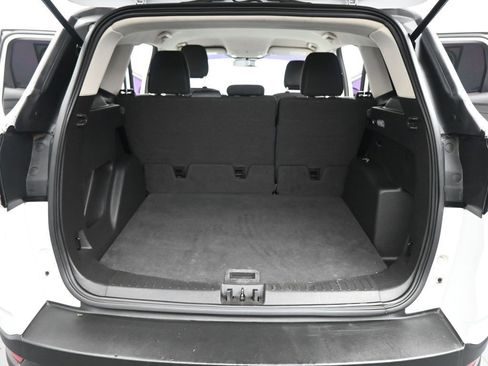 Certified 2018 Ford Escape SE FWD image 21