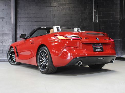 Used 2022 BMW Z4 sDrive30i w/ Driving Assistance Package image 11