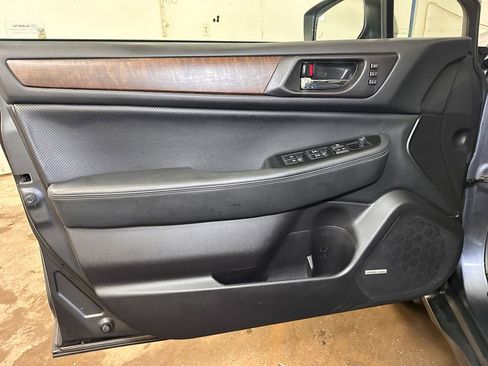 Used 2017 Subaru Outback 2.5i Limited image 25