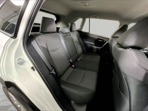Used 2024 Toyota RAV4 XLE AWD/4WD image 25