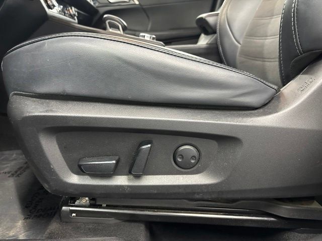 Used 2024 Mitsubishi Outlander AWD image 7