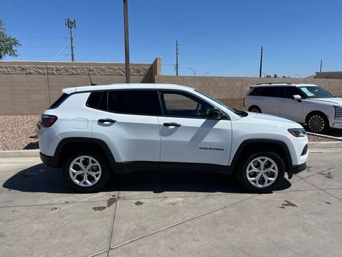 Used 2024 Jeep Compass Sport AWD/4WD image 3