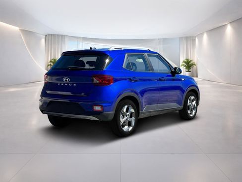 New 2025 Hyundai Venue Limited image 7