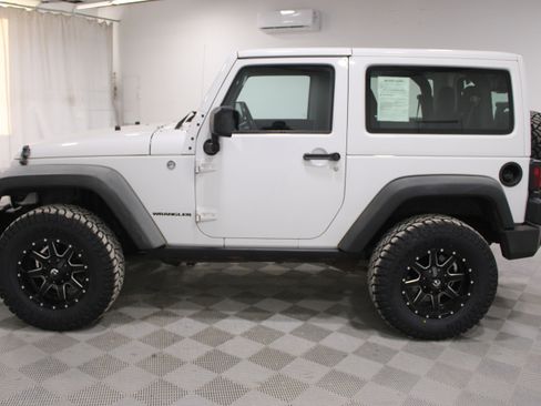 Used 2012 Jeep Wrangler Rubicon w/ PWR Convenience Group image 27