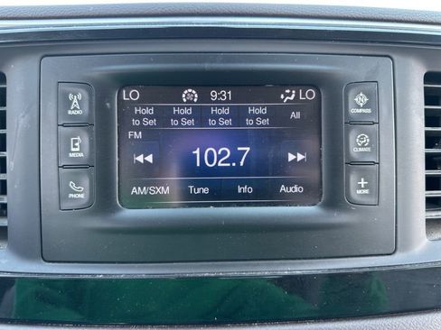 Used 2017 Chrysler Pacifica Touring-L image 26