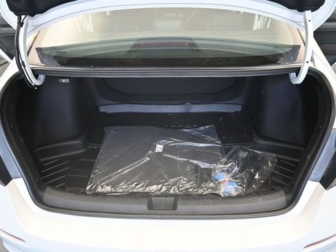 Used 2023 Honda Civic Sport image 9