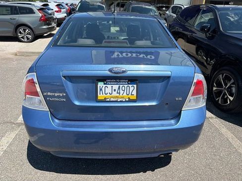 Used 2009 Ford Fusion SE FWD image 2