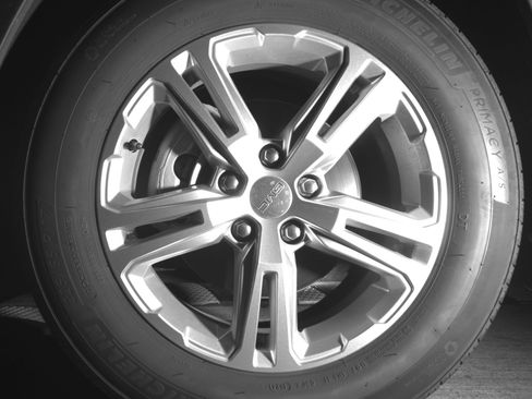 Used 2024 GMC Terrain SLE FWD image 17